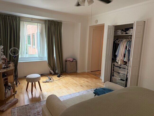 Bedroom - 4201 Cathedral Ave NW