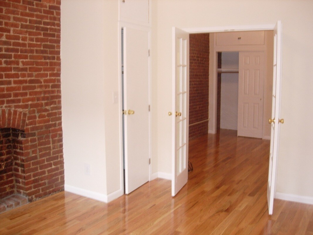 Building Photo - 1640 1st Ave