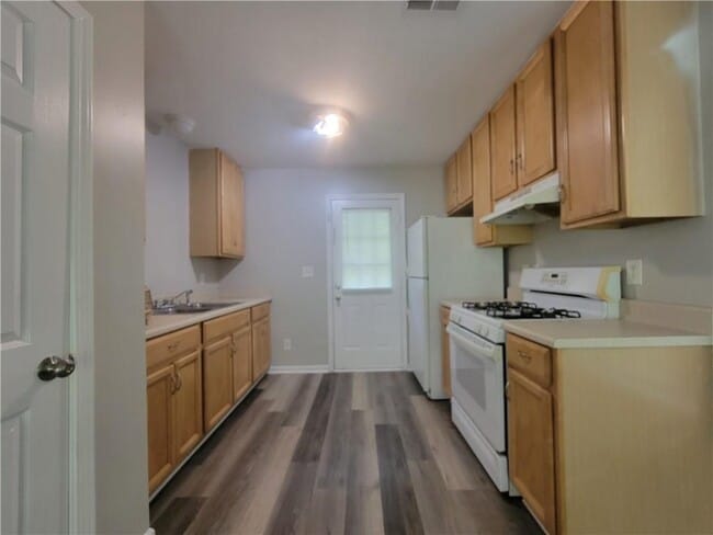 Building Photo - 4750 West Dr