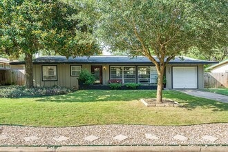 Building Photo - 2603 Albata Ave