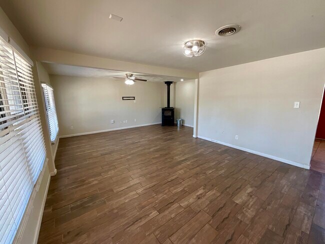 Foto del edificio - 4902 6th St