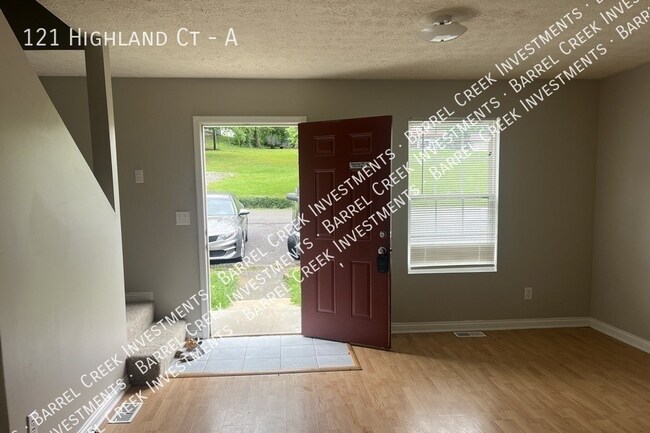 Building Photo - 121 Highland Ct