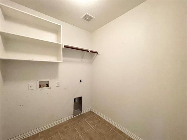 Building Photo - 2636 Lake Ridge Dr