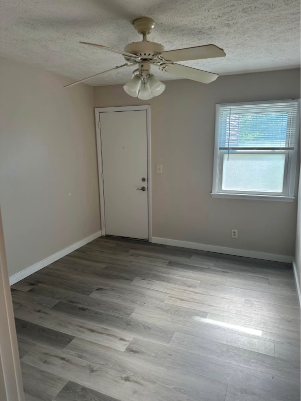 Building Photo - 715 N Golfcrest Rd