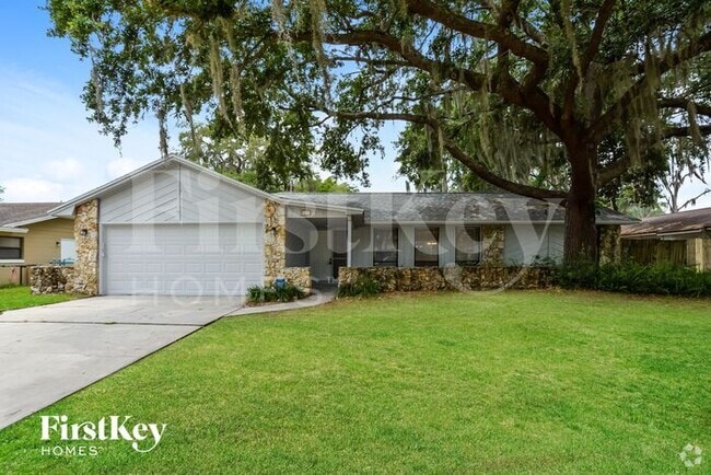 Building Photo - 111 Slade Dr
