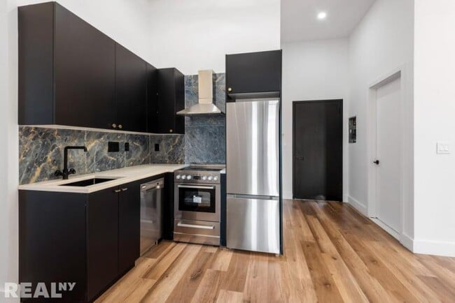 Building Photo - 2 bedroom in BROOKLYN NY 11221