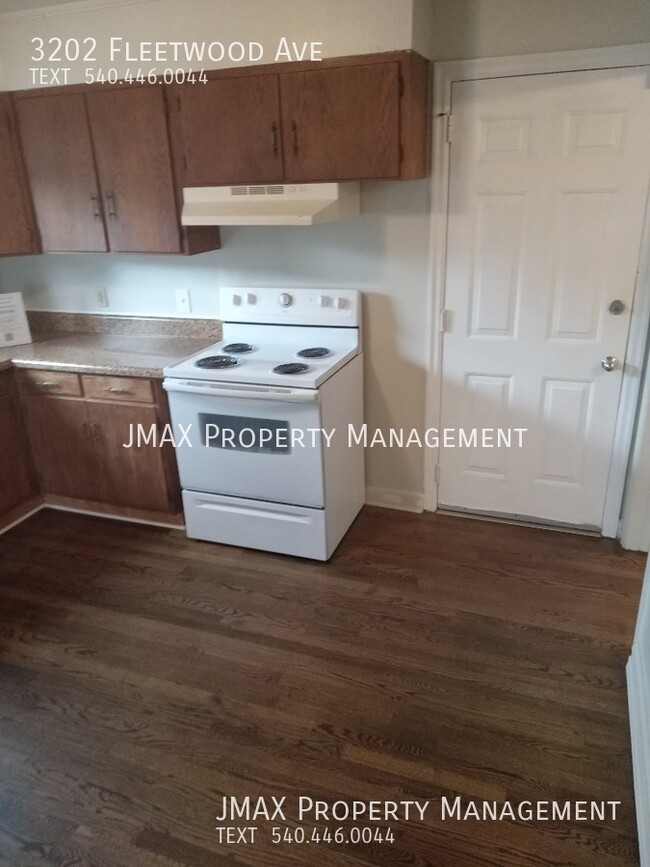 Building Photo - This property has a no security deposit op...