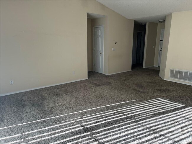 Building Photo - 1143 S Liberty Dr