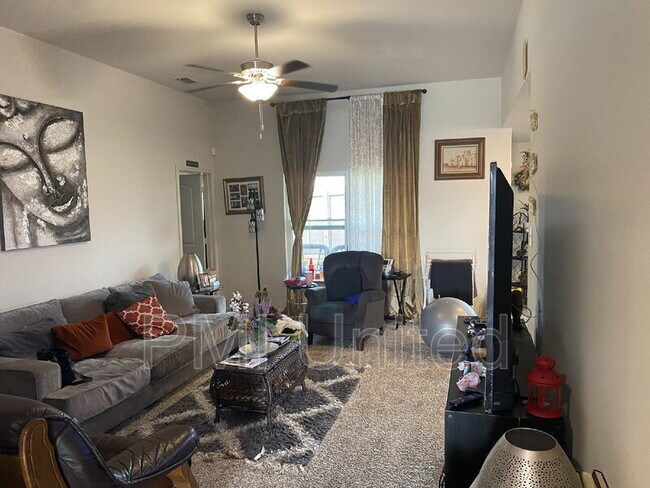 Building Photo - 2224 Pondera St