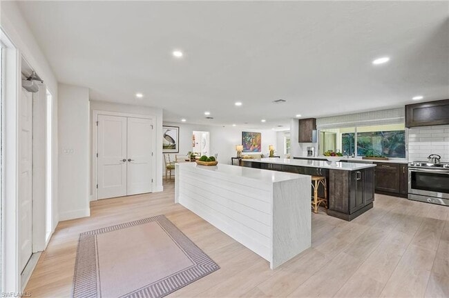 Building Photo - 606 Wedge Dr
