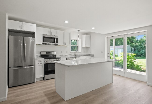 Building Photo - 34 Cross St