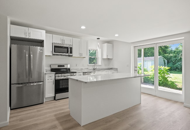 Building Photo - 34 Cross St