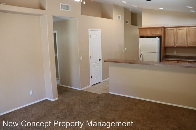 Building Photo - 4 br, 2 bath House - 10504 E Feltleaf Will...
