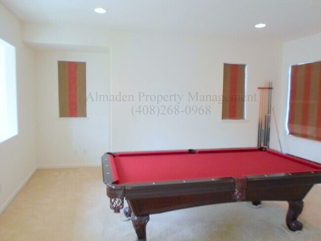 Building Photo - Newer Spacious Home Minutes from Downtown ...