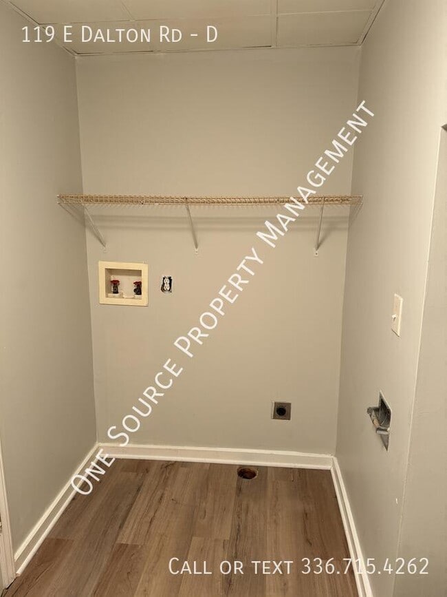 Building Photo - 119 E Dalton Rd