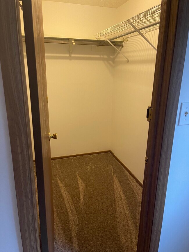 1 Stratford Rd, Wheeling, WV 26003 Condo for Rent in Wheeling, WV