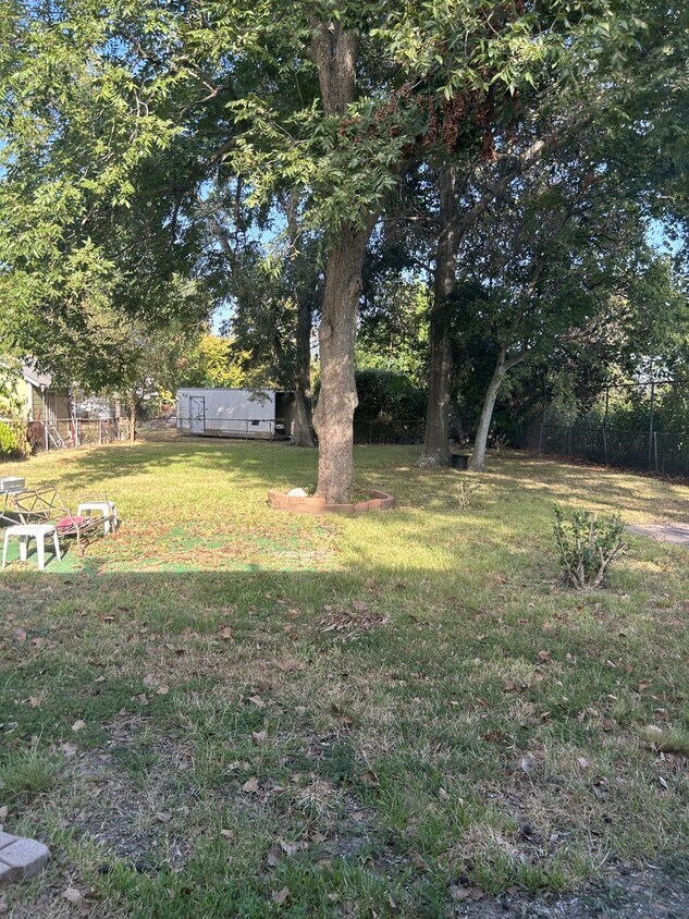 Foto del edificio - 6022 Yale St