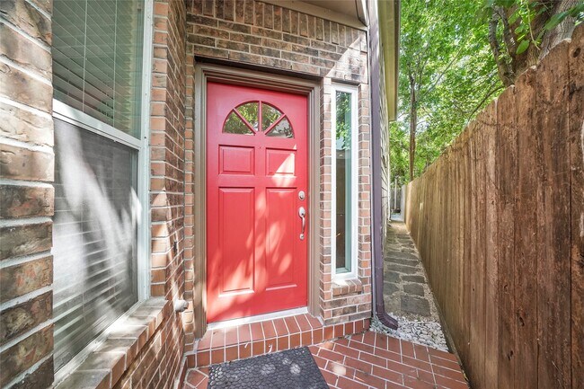 Foto del edificio - 5830 Petty St