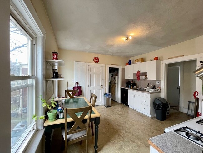 Building Photo - BRIGHTON 4BED FOR $4800 - AVAILABLE 9/1 CLOSE TO THE T