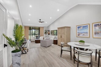 Building Photo - 7455 Glendevon Ln