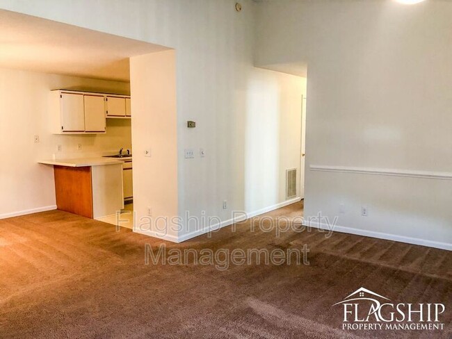 Building Photo - 116 Breezewood Dr