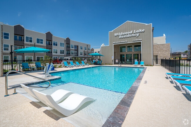 Piscina - Wildwood Lake Residency