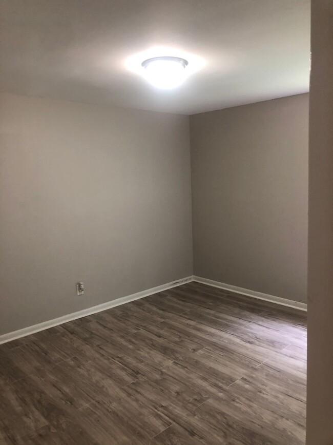 Building Photo - 1707 Rosetta Dr