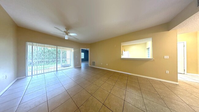 Building Photo - 9619 Lakedale Way