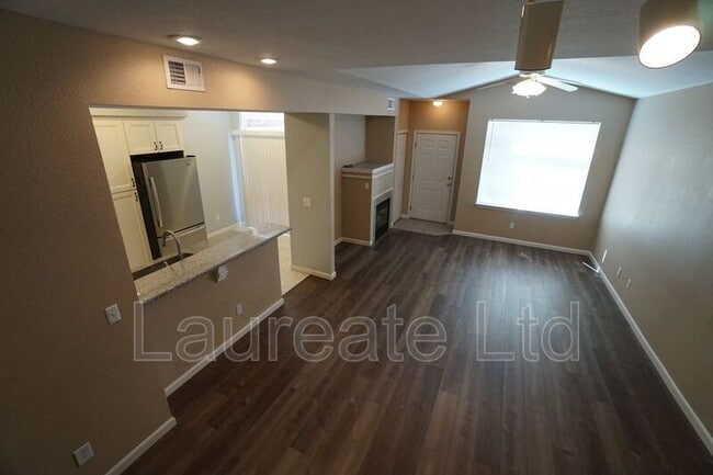 Building Photo - 6510 Silver Mesa Dr