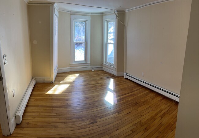 Building Photo - 473 N State St