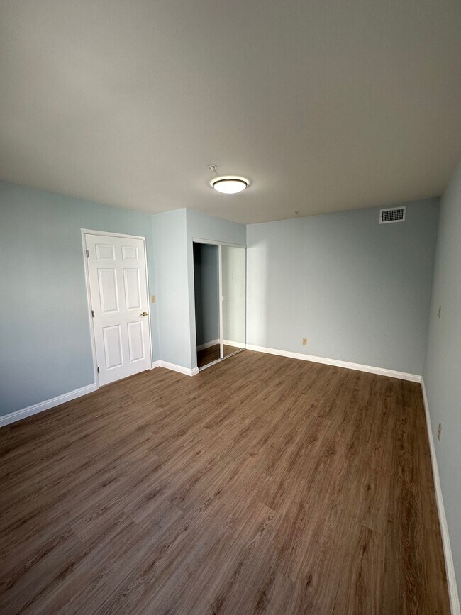 Foto del edificio - 345 N Kenwood St