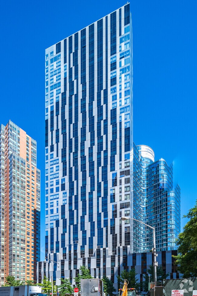 Building Photo - The Toren