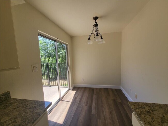 Building Photo - 6910 Hart Ln