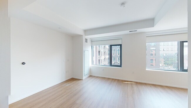 Interior Photo - 345 Harrison