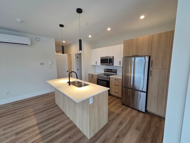 Building Photo - 1035 Melanson Rd