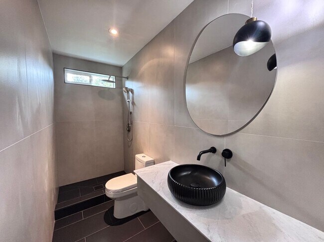 Building Photo - 270 W Blaine St