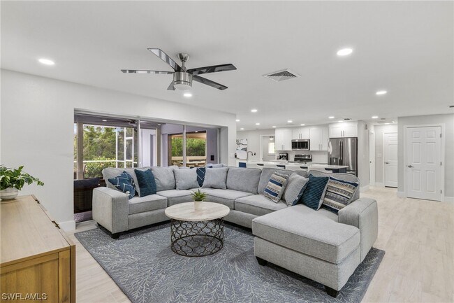 Building Photo - 5256 Seashell Ave