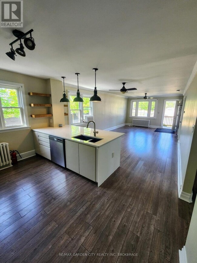 Building Photo - 75 Thomas St