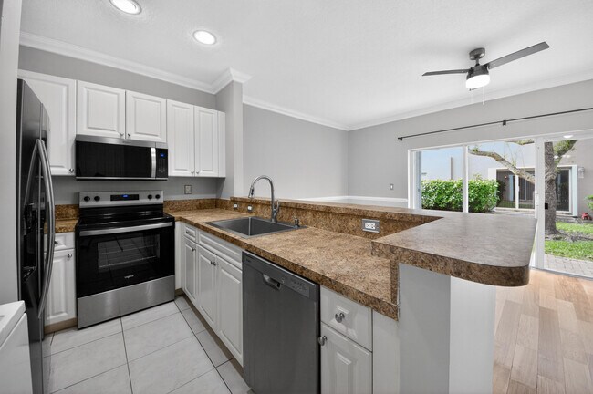 Foto del edificio - 3128 Coral Ridge Dr