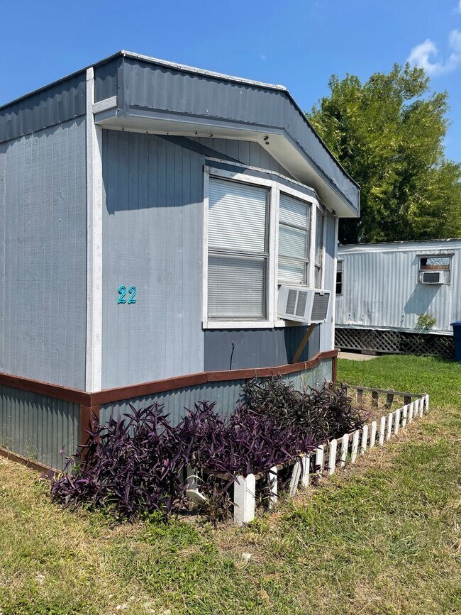 Foto del edificio - New Rental!!-Annaville/Calallen Area