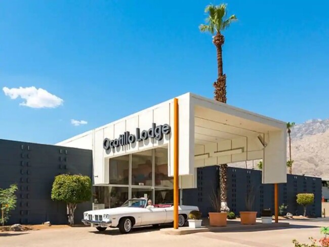 Foto del edificio - 1111 E Palm Canyon Dr