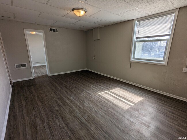 Building Photo - 3525 38th Ave