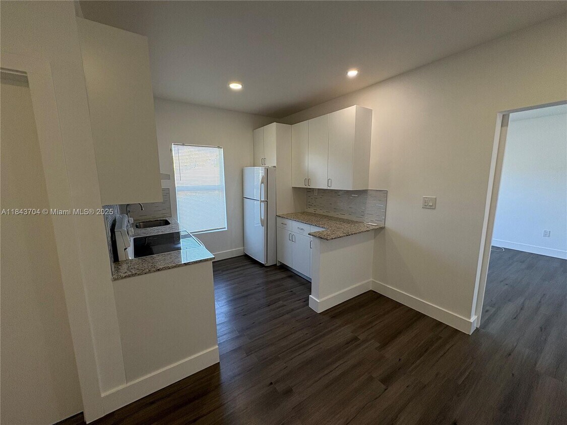 Foto del edificio - 3237 SW 4th St