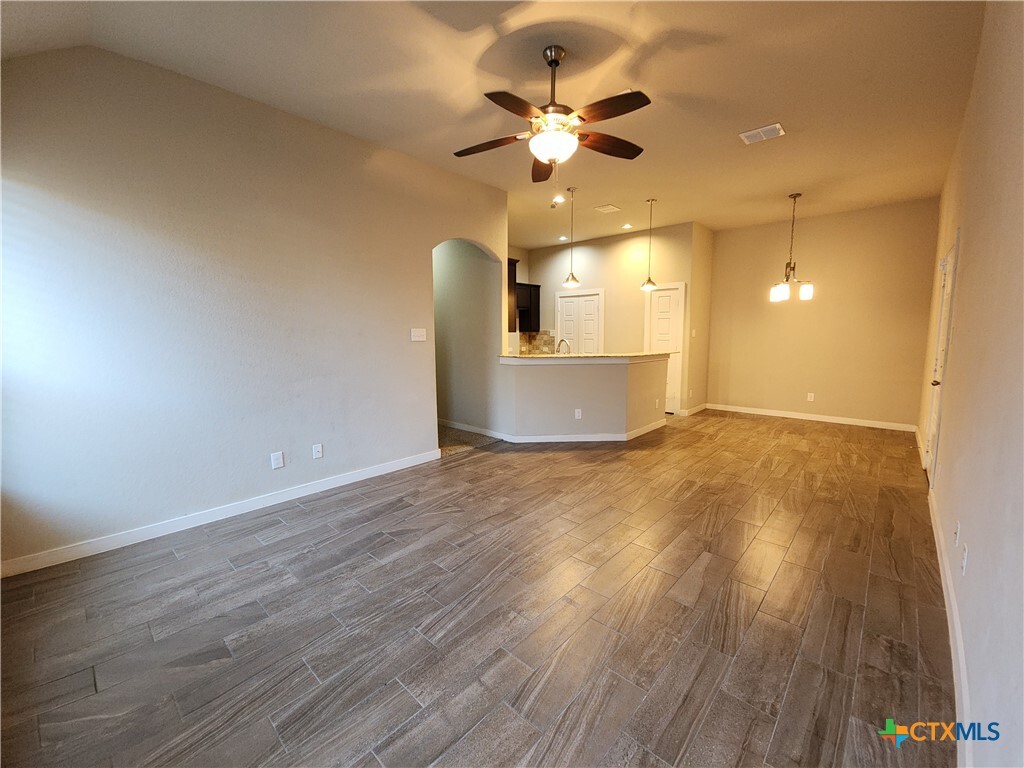 Foto principal - 1115 Creekside Orchard