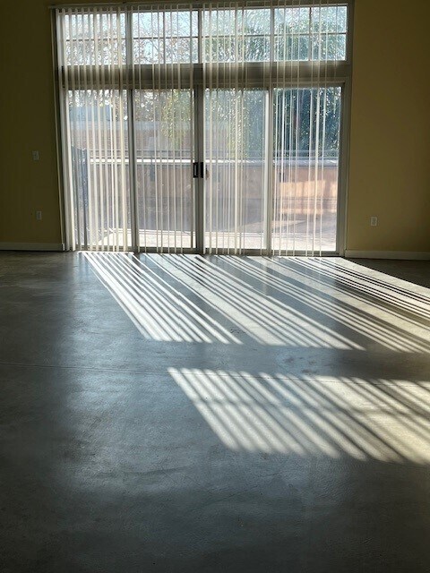 Foto del edificio - 10970 International Blvd