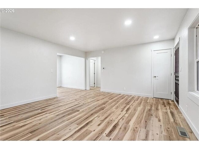 Building Photo - 108 SE 91st Ave