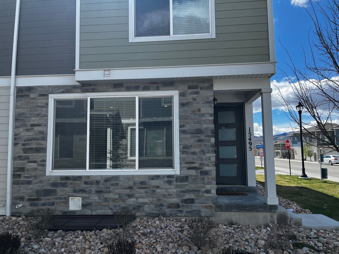 Primary Photo - Absolutely STUNNING Townhome!!!