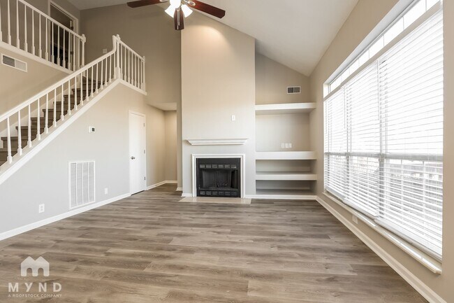 Foto del edificio - 3100 Creekview Ln
