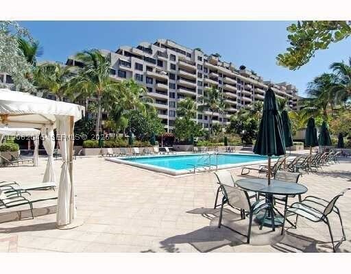 Building Photo - 151 Crandon Blvd