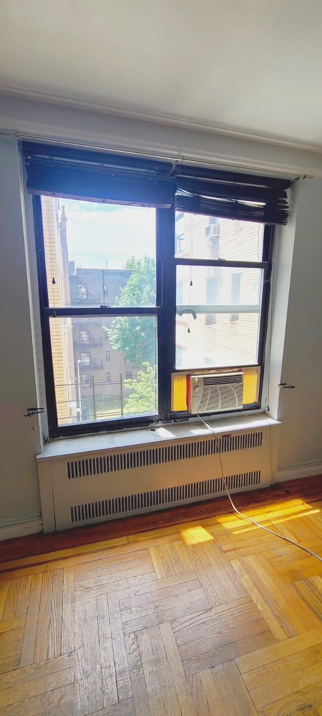 Building Photo - 860 Grand Concourse